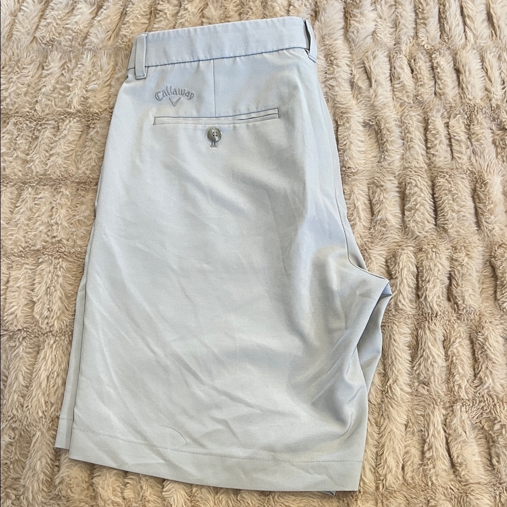Callaway Men's Soft Gray Flat Front Shorts Size 34 - Picture 3 of 3